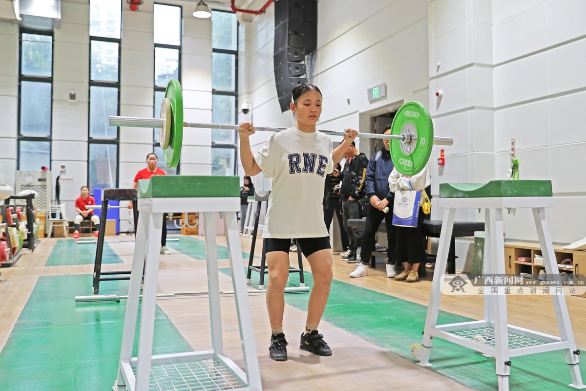 举重冠军备战奥运会是谁_奥运举重预赛_奥运举重冠军能拿多少钱