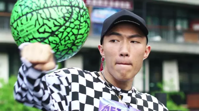 篮球男孩之死_小男孩居然是篮球冠军小说_篮球男生小说