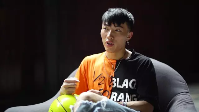 小男孩居然是篮球冠军小说_篮球男生小说_篮球男孩之死