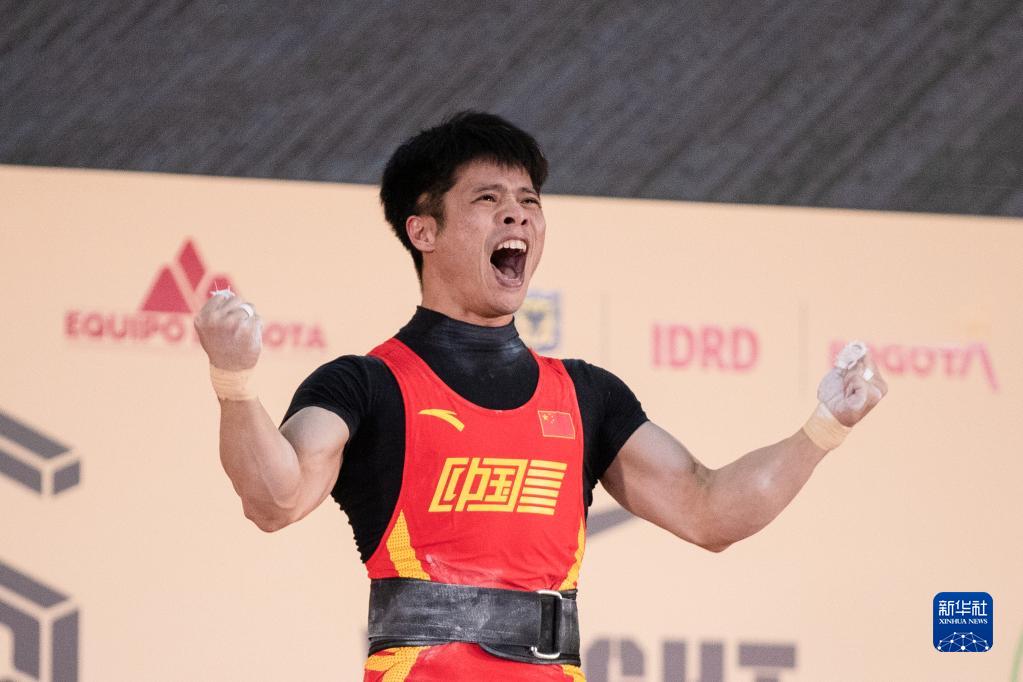 举重世界纪录百科_世界纪录举重冠军是举多重_举重世界纪录官方网站