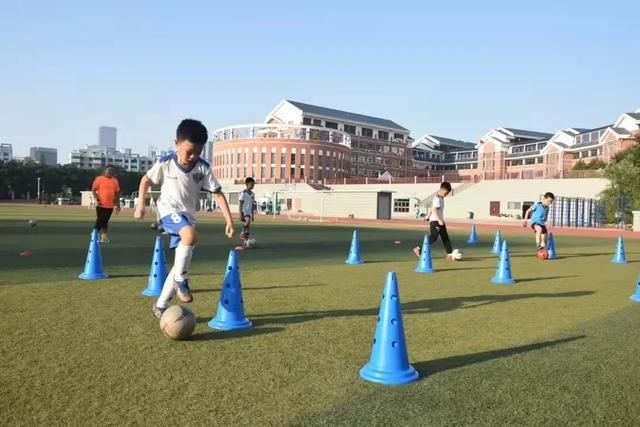 高中足球联赛冠军_全国中学生足球冠军_辅仁中学足球冠军