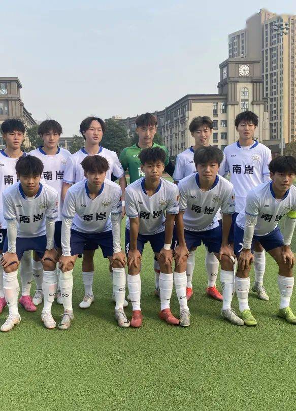南岸区中小学足球队在2021重庆校园足球联赛总决赛夺冠的背后故事